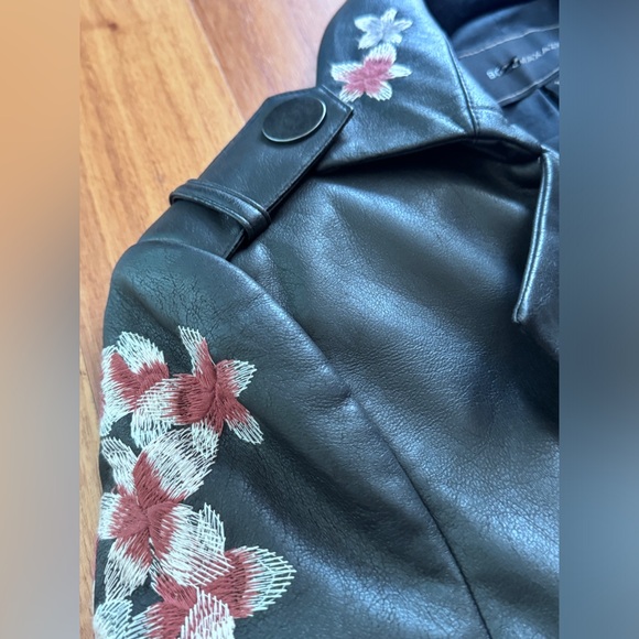 BCBGMAXAZRIA Alix Embroidered Faux Leather Trench Coat - SZ XS - Picture 8 of 11